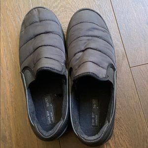 NWT black boy zara slip on size 36/37